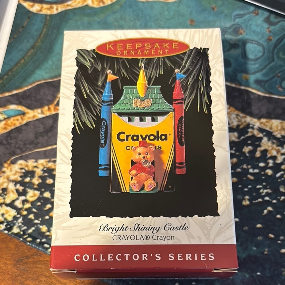 Hallmark Keepsake Ornament - Crayola Bright Shining Castle - Picture 1 of 5